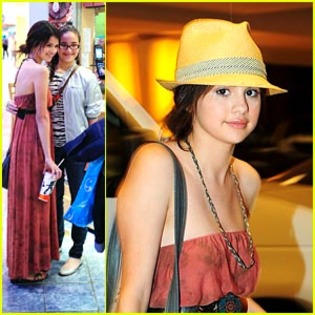 selena-gomez-american-eagle - plata pentru hotelulhannahmontanastar