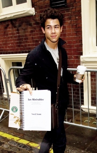 Arriving-at-Queens-Theatre-for-Les-Mis-rables-Rehearsals-6-10-nick-jonas-12886167-324-512