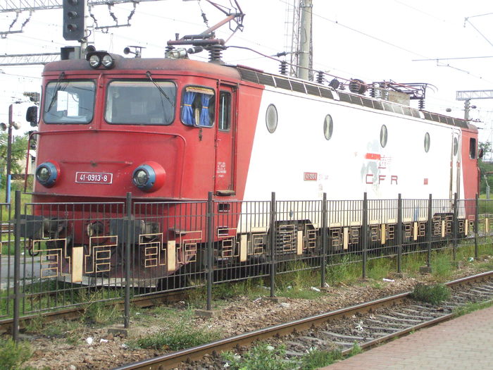 LOCOMOTIVA CU NR 41-0913-8 - LOCOMOTIVE NOI