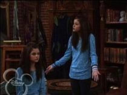 AMDPVAQYFENGVFOCCYQ - magicienii din waverly place