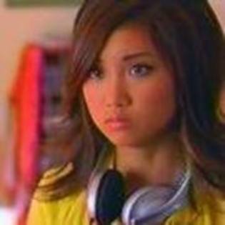 brenda song - poze vedete disney channel