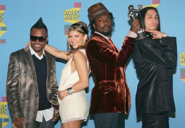 2006%2BMTV%2BVideo%2BMusic%2BAwards%2BPress%2BRoom%2BCo3hgT08XtIl[1] - Black eyed peas