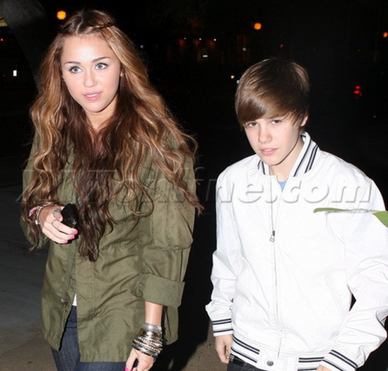 Justin Bieber si Miley Cyrus - Justin Bieber