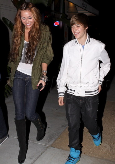 Justin Bieber si Miley Cyrus