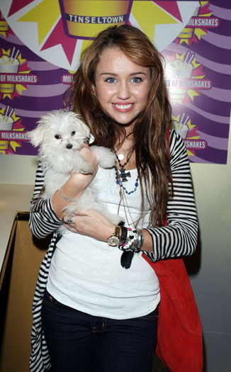 Miley Cyrus si catelul sau - Miley Cyrus