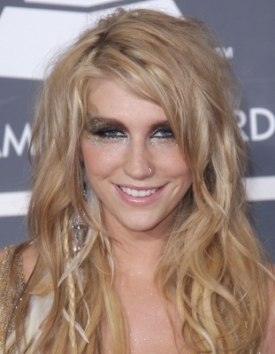 normal_32168-kesha-at-52nd-annual-grammy-awards-269-122-7