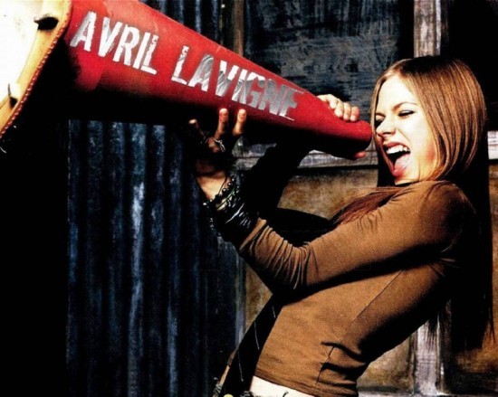 poze-avril-lavigne-07-550x439 - Pt o pri buna Avril98