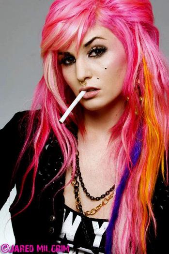 l_646b3e3ad895923a84f7d974a2f4e67e - Pt o pri buna Avril98