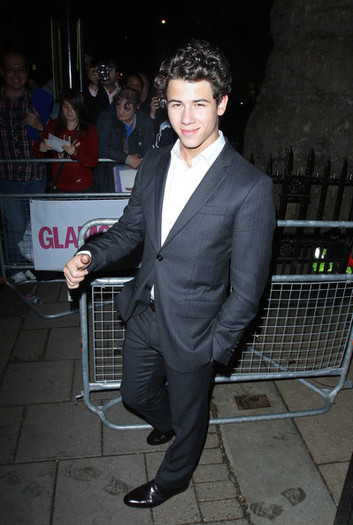 Nick+Jonas+arrives+2010+Glamour+Women+Year+EF3o8GM2XvYl Nick+Jonas+arrives+2010+Glamour+Women+Year+EF3o8GM2XvYl