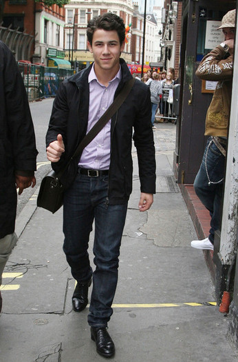 Nick+takes+a+break+p3_oVuxplD6l - Arriving at Queens Theatre for Les Miserables Rehearsals