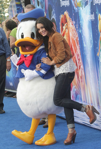 Premiere+Disney+California+Adventure+Park+BCPN-WZ3cbdl - 0-Vanessa Hudgens-0
