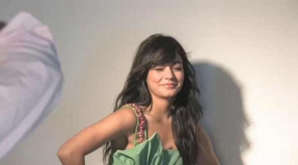 vanessaannehudgens12813l - 0-Vanessa Hudgens-0