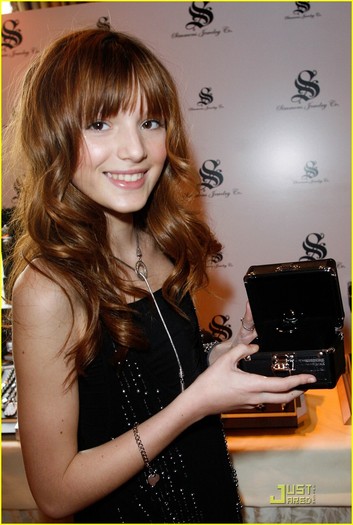 bella-thorne-hbo-lounge-02 - Renesmee Carlie Cullen