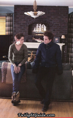 bella-edward-couch