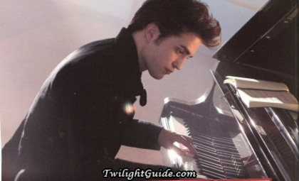 edward-cullen-piano