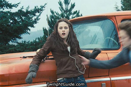 edward-saves-bella