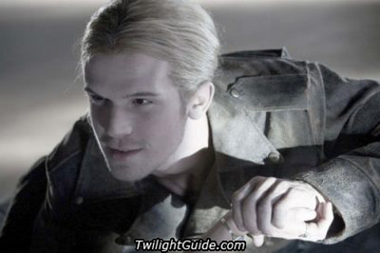 james-close-up - Twilight Amurg