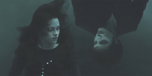 bella-edward-ocean - Twilight New Moon