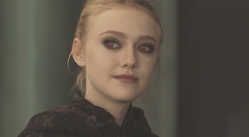 new-moon-jane-smiling