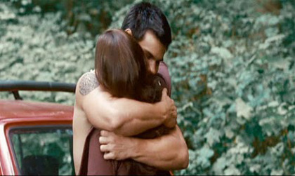 jacob-bella-hug