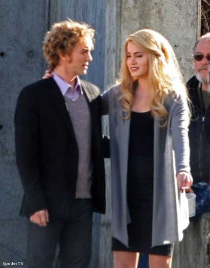 13zptgx - Rosalie Hale