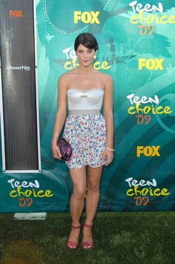 DQBNENSAOSDVNMGNXUN - Ashley Greene