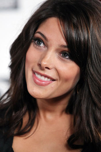 HBGZNBFBEQFQRPYQSMJ - Ashley Greene
