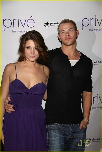 NFVYUYVJJQIBZDQOHFZ - Ashley Greene