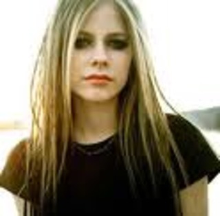 CAD0XG9R - Avril Lavigne
