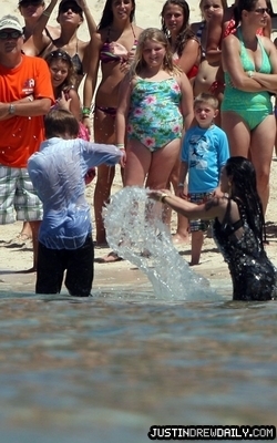 normal_kim-justin-061310-3 - 0_0 With Kim Kardashian in Bahamas 0_0