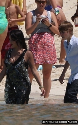 normal_kim-justin-061310-8 - 0_0 With Kim Kardashian in Bahamas 0_0