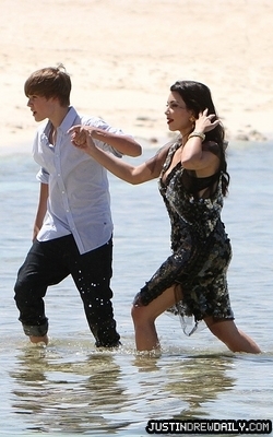 normal_kim-justin-061310-9_JPG - 0_0 With Kim Kardashian in Bahamas 0_0