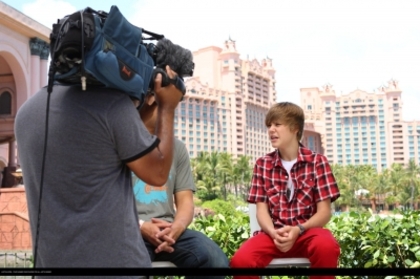 normal_09 - 0_0 Justin spends his day in Atlantis before his concert 0_0