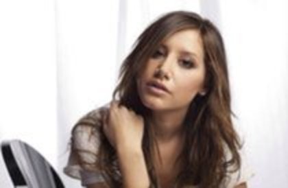 15360046_ZVSROEYQS - poze ashley tisdale