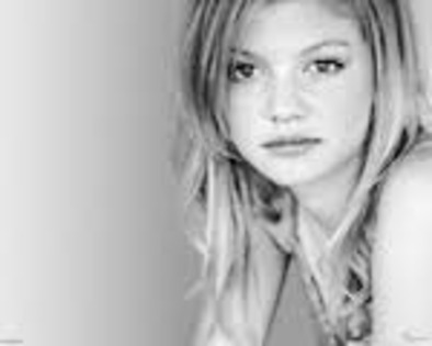 2 - Cariba Heine