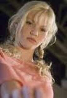 4 - Cariba Heine