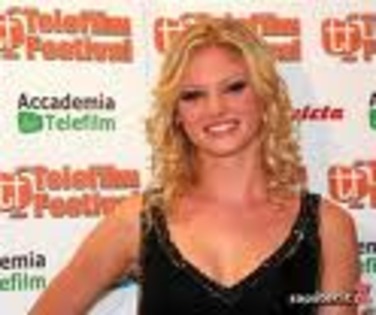 8 - Cariba Heine