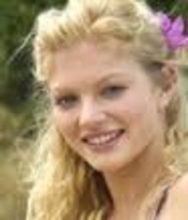 28 - Cariba Heine