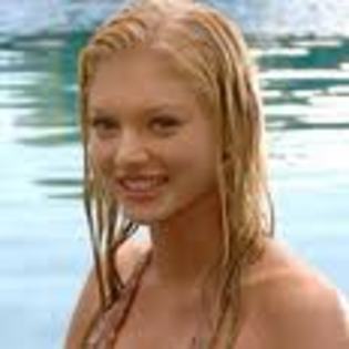 29 - Cariba Heine