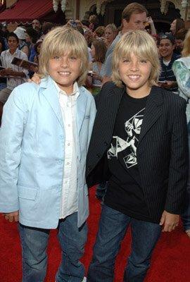 Dylan-Sprouse-1217837162 - Dylan si Cole Sprouse