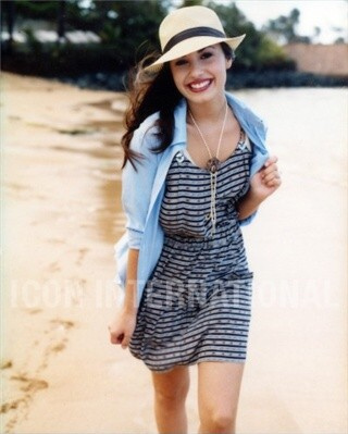 2555827536_d4ea0473ca - Demi Lovato