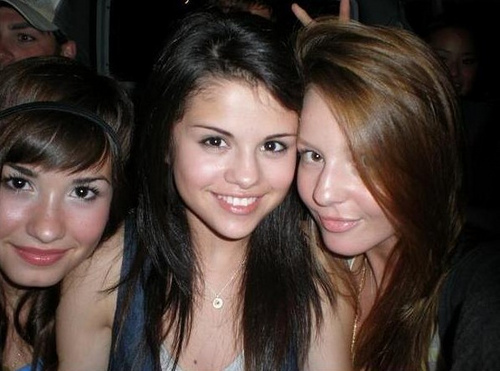 2595674193_99557a0640 - Demi Lovato
