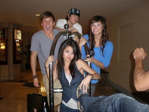 2595674453_1ac6979743 - Demi Lovato