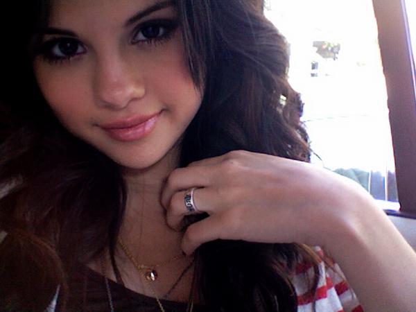 14958hs - Selena Gomez