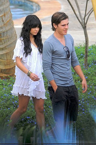 nessavanessaannehudgens - 0-Vanessa Hudgens-0