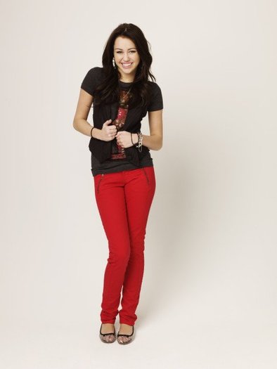 miley-cyrus-738339l - miley cyrus