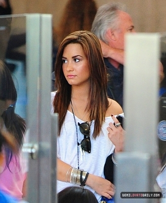 normal_040 - 0-Demi Lovato-0