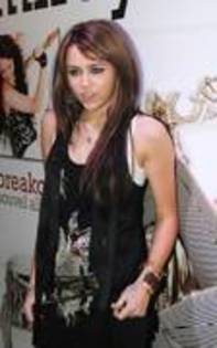 17 - club miley cyrus