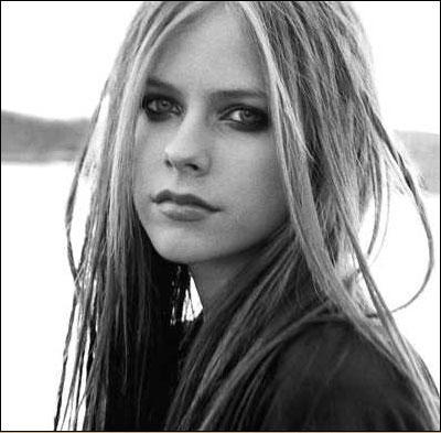 027090b71dd70wk - Avril Lavigne