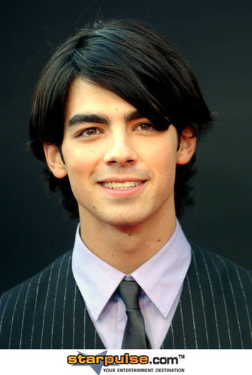 Joe%20Jonas-ALO-039043[2] - Joe-Jonas